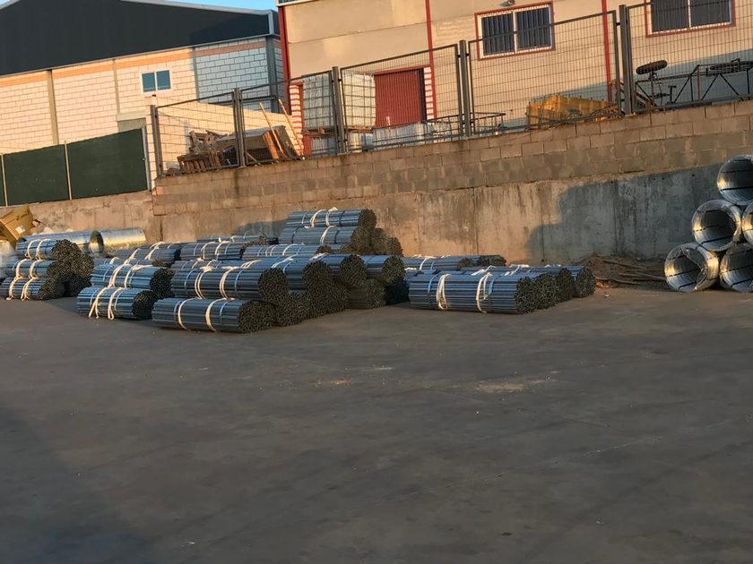 Material para espalderas almacenado en las instalaciones